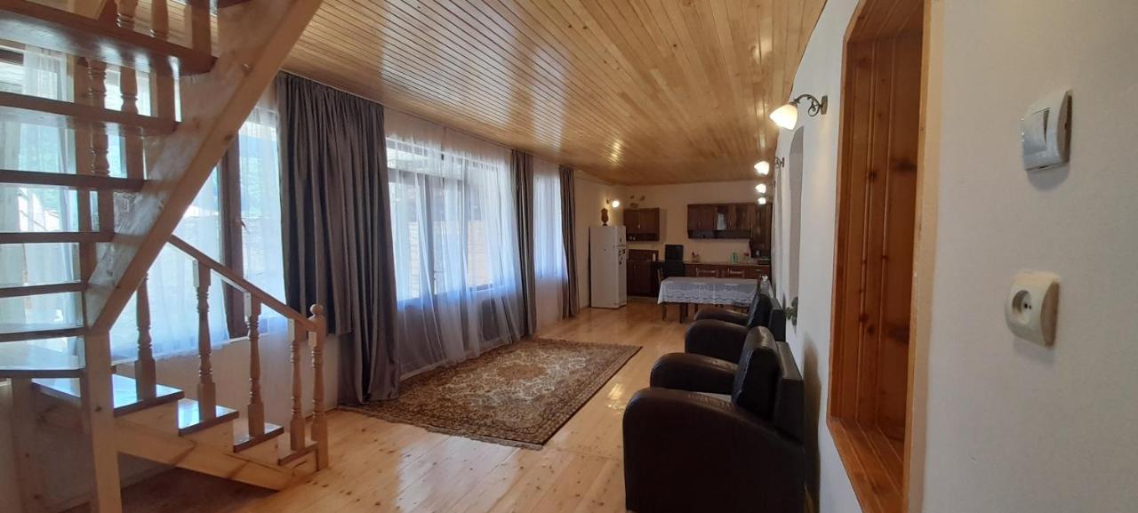 Guest house Lekhtagi Mestia Extérieur photo