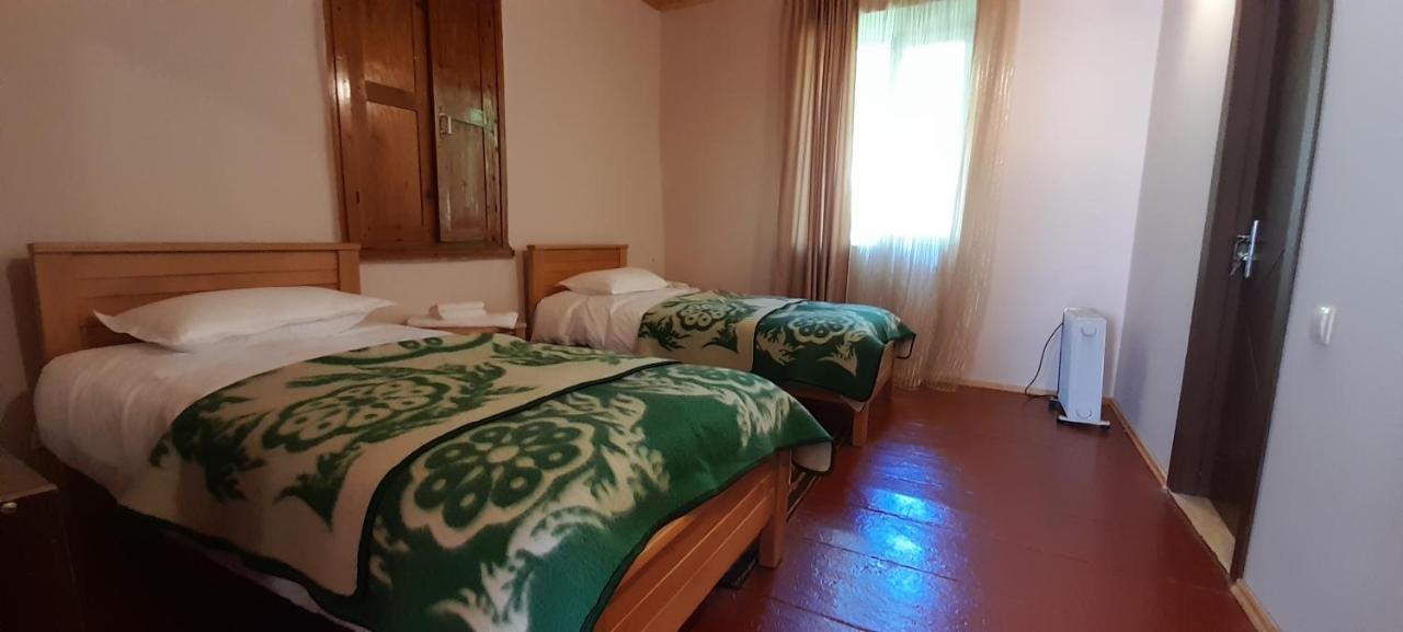 Guest house Lekhtagi Mestia Extérieur photo